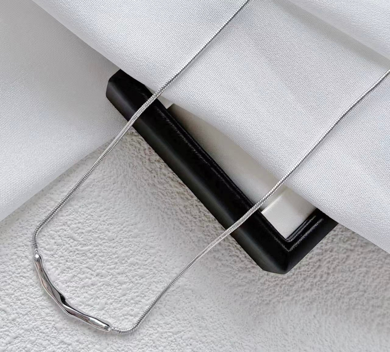 Silver-Plated Organic Bar Necklace – Modern Minimalist Jewelry